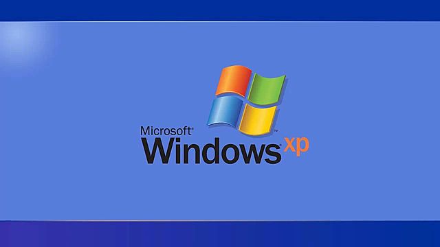 Microsoft lanza Windows XP.