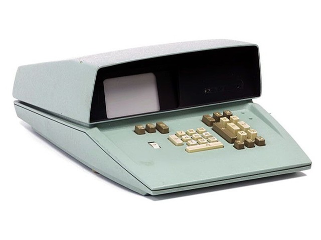 Victor 3900 desktop calculator