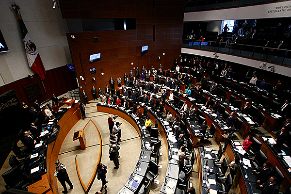 Se lleva a cabo una reunión de la Comisión de Puntos constitucionales del Senado de la República