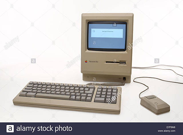 APPLE COMPUTER PRESENTA EL PROGRAMA HYPERCARD COMO PARTE DE SU SISTEMA OPERATIVO DE INTERFAZ GRAFICA DE USUARIO LLAMADO MACINTOSH