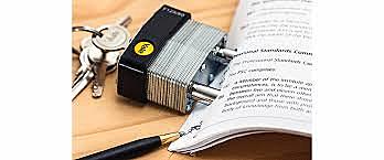 Se reconoce como garantía fundamental la protección de datos personales.