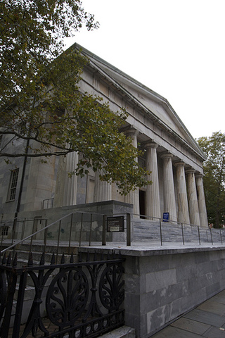 Jackson vetoes the renewal of the 2nd B.U.S