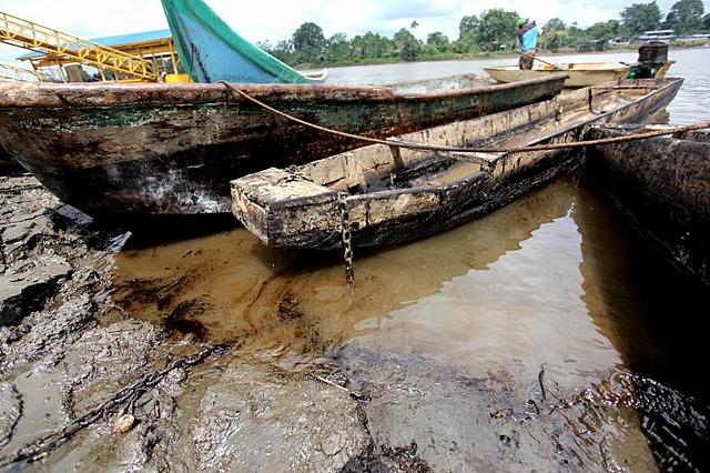 El derrame de unos 410 mil galones de crudo.
