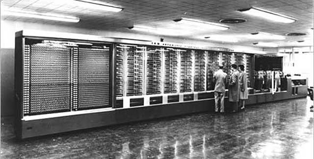 PRIMERA COMPUTADORA ELECTRÓNICA