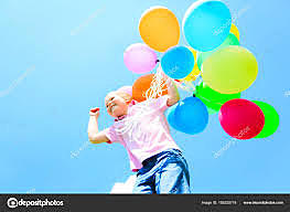 Mi primer día de clase me regalaron una bomba, cuando se llego la hora de salida para la casa mi mamá me recogió en su bicicleta y en el transcurso metí el pie dentro del rin, lloraba mucho por que se me había roto la bomba en vez de la herida ocasionada.