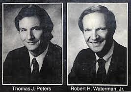 Thomas Peters (1942) y Robert Waterman Jr. (1936).