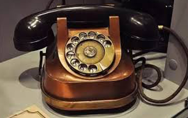 Creation of the first telephone