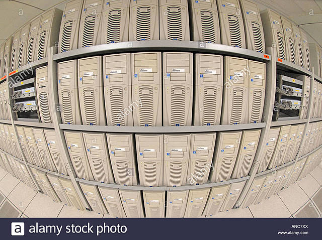 Nace el concepto de un servicio soportado por internet llamado World Wide Web y basado en paginas HTML