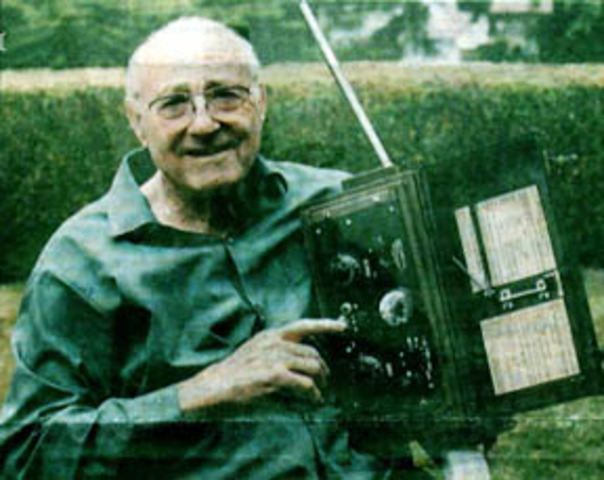 Donald L. Hings invents the walkie talkie