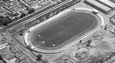 Se termina la construcción del estadio Salvador Camino Díaz.