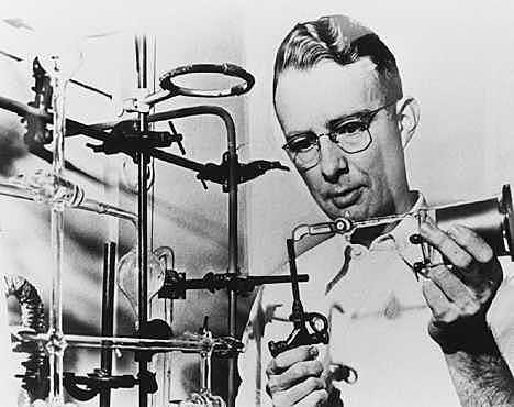 LUIS W ALVAREZ (1911-1988)