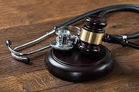 Se expidió un decreto creando las plazas de dos médicos legistas y se nombró para ello a los doctores Juan Nicoli y Fernando Casares Martínez de Arredondo.