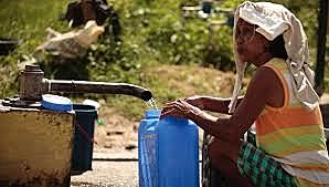 Acceso a agua potable y saneamiento