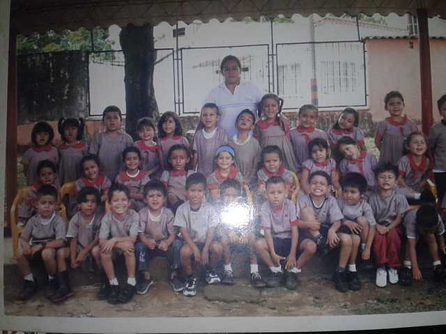 Primer dia de escuela en el jardín de la esperanza