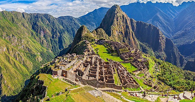 Se descubre la ciudad de Machu Picchu