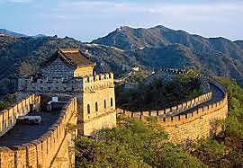 Kineserne bygger den kinesiske mur