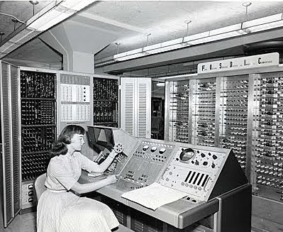 1955 SEGUNDA GENERACIÓN DE COMPUTADORAS