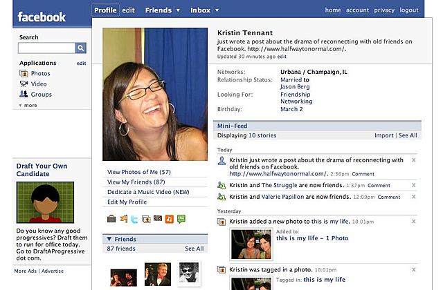 Nace la red social mas conocida actualmente "Facebook"