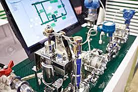 CREACIÓN DE LA COMPUTADORA AUTOMÁTICA ELECTRÓNICA DE ALMACENAMIENTO DIFERIDO