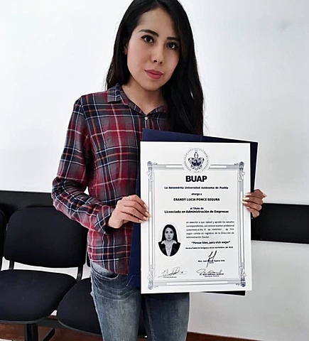 TÍTULO DE LICENCIATURA