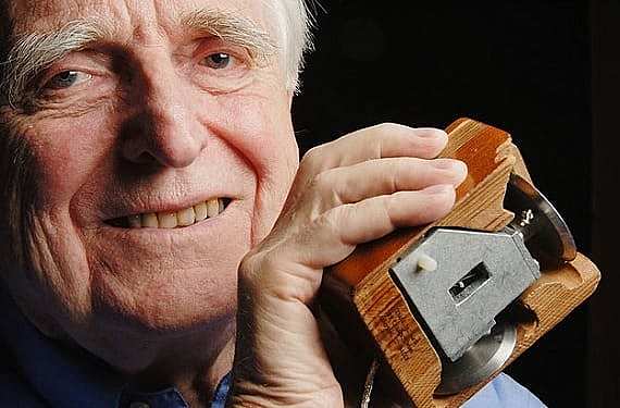 Engelbart utilizó su financiación ARPA