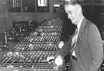 Historia de la web, Vannevar Bush