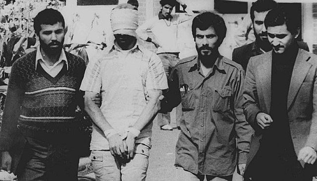 Irán toma rehenes en Teherán