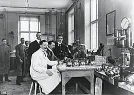 López. 1989, Reig. 1981, Ribes. 1990, Schwarz. 1982).