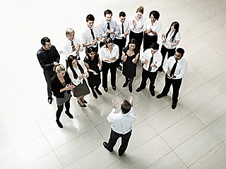 PETER DRUCKER (LIDERAZGO SITUACIONAL)