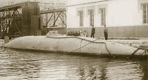 Invención del submarino por John P. Holland