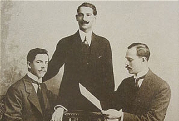 Pioneros y Empresarios