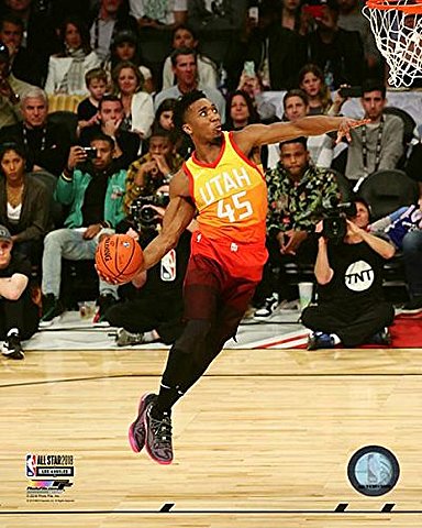 Donovan Mitchell wins dunk contest
