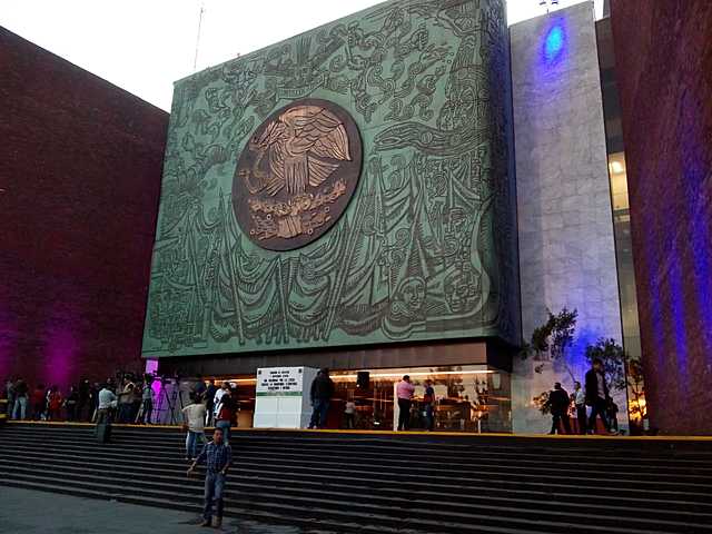 Aprobación de la iniciativa turnada por las Comisiones de Puntos Constitucionales y de Estudios Legislativos