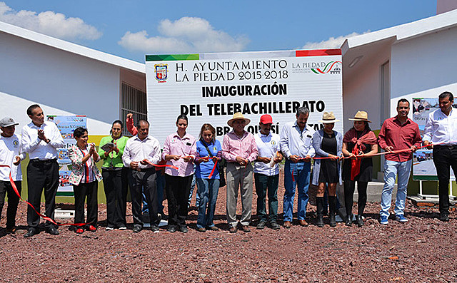 Primer modelo de TBC (Telebachillerato comunitario), es una etapa piloto con 253 centros