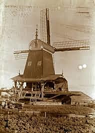 invension del primer molino de viento.