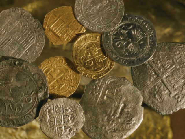 Spain begins exporting gold and silver from the Americans