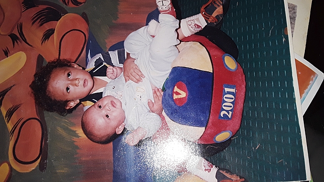 MI HERMANO SANTIAGO A LOS 2 AÑOS