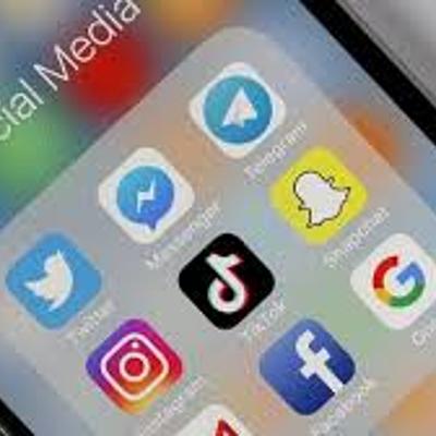 Timeline: Social Media