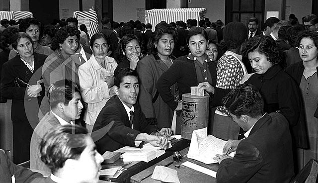 Movimientos feministas y Comedores Populares, Perú