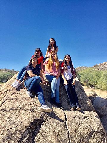 Hice más mejores amigas