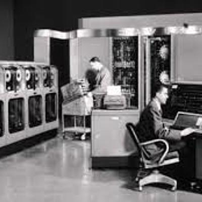 Timeline: La historia de la computación.   Alumno: Vega Martinez Esteban. Grupo: 101-A