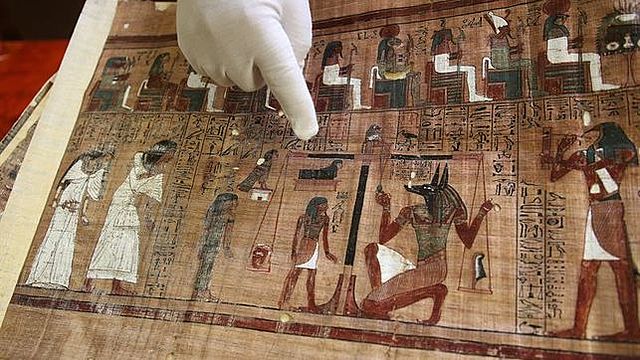 Aparición del papiro