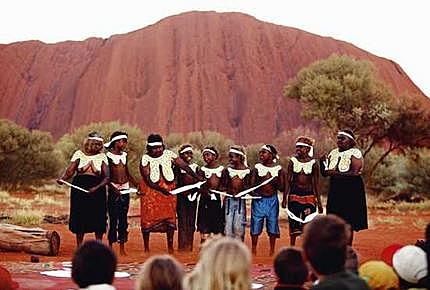 INICIOS DE LA ETNOGRAFÍA Finales del siglo IX e Inicios del siglo XX