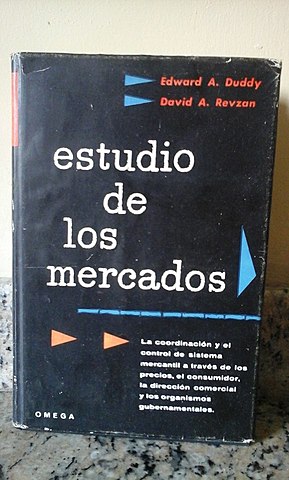 Duddy y Revzan definen complejamente el marketing