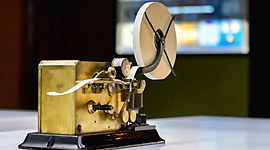 Timeline: Receptor telegráfico portátil código morse