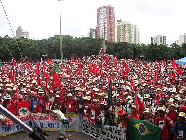 Movimiento de los trabajadores sin tierra en Brasil