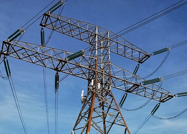 Fortalecimiento de las industrias petrolera, petroquímica, eléctrica y siderúrgica, nacionalizadas