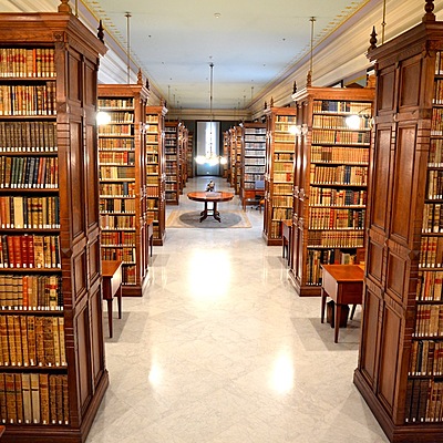 Timeline: Evolución de las bibliotecas y los roles del profesional de la información