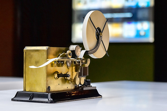 Receptor telegráfico portatil de codigo morse