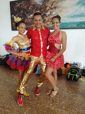 PRESENTACIÓN A LOS ABUELOS